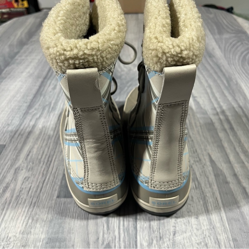 Sorel Grey, Biege, Light Blue and Black Fur-Lined Boots; 8 Women’s - Picture 7 of 12